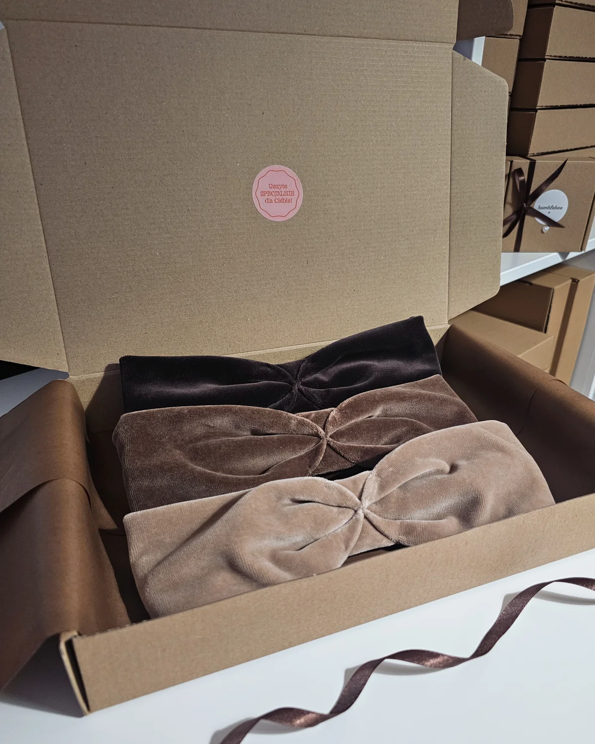 Welurowa opaska Honey Brown