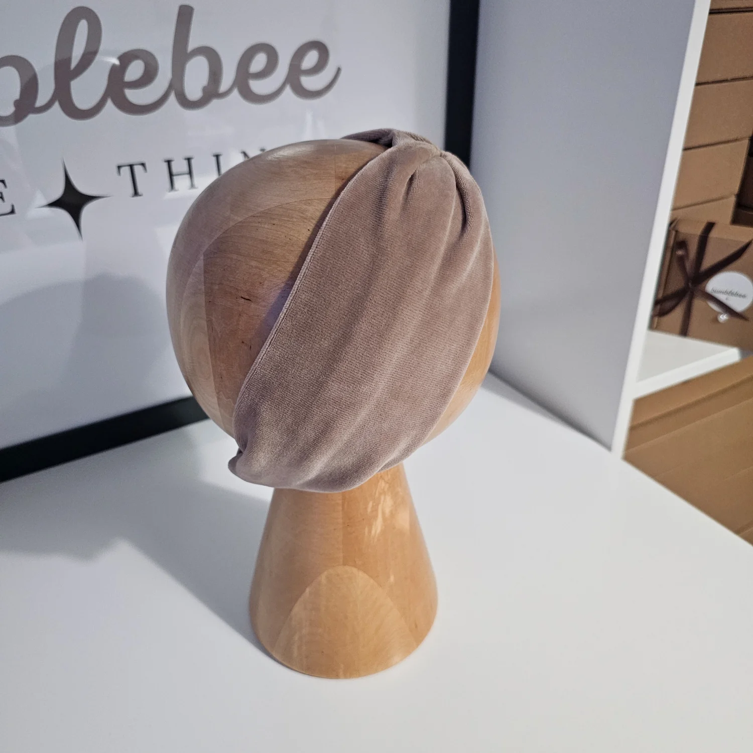 Welurowa opaska Latte Macchiato